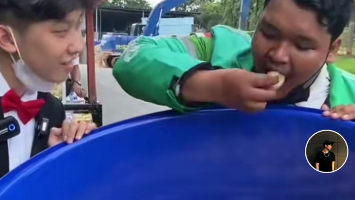 Tantangan Makan Tahu Bulat, Driver Ojol Ini Dapat Rp 1,8 Juta