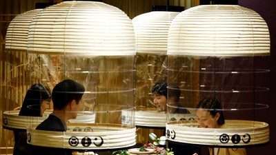 Unik! Ada Lampion Raksasa di Restoran Hotel Jepang, Buat Apa?
