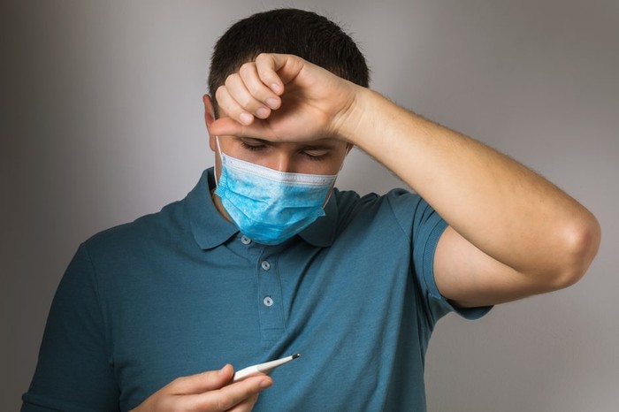 Gejala Omicron Kerap Disebut Mirip Gejala Flu Biasa, Apa Bedanya?