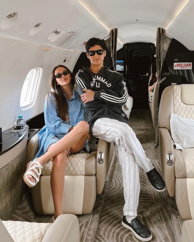 Al dan Alyssa berpacaran kurang lebih lima tahun. Sebelum dirumorkan sudah meikah siri, hubungan mereka dikatakan sempat putus nyambung. Foto: Instagram @alyssadaguise