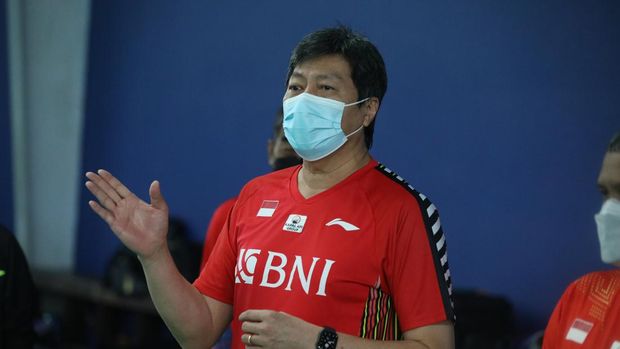 Pelatih Ganda Putra Aryono Miranat