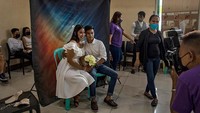 Nikah massal sudah menjadi momen tahunan yang dinanti para pasangan saat Hari Valentine.  
