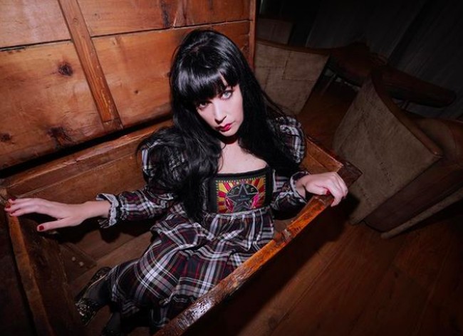 Pernyataan Brocarde itu tentu jadi kontroversi. Penyanyi dan penulis lagu itu memang menyukai dunia mistis. Foto: dok. Instagram/@brocarde