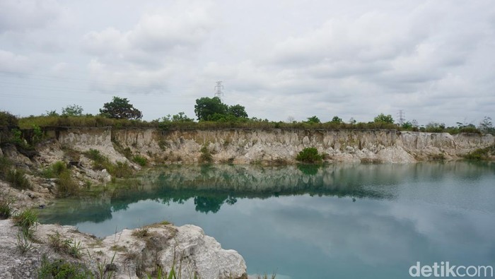 Danau Biru Singkawang