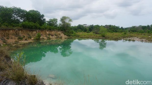 Danau Biru Singkawang