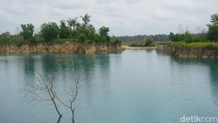 Danau Biru Singkawang