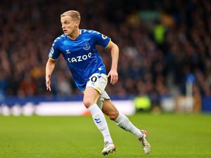 Donny van de Beek Terlahir Lagi di Everton?
