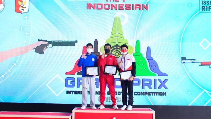 Penembak Indonesia Fathur Gustafian kembali merebut medali emas di kejuaraan ISSF Grand Prix Rifle/Pistol 2022.