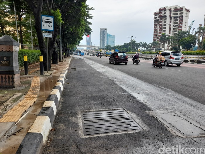 Galian Jl Jenderal Gatot Subroto Jaksel sudah selesai. 14 Februari 2022. (Marteen Ronaldo Pakpahan/detikcom)