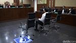 Hakim Terpapar COVID-19, Vonis Azis Syamsuddin Ditunda
