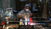 Sementara untuk ukuran emas yang terbesar, yakni 1.000 gram dipasang sebesar Rp 893.600.000.