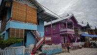 Huntap Mandiri dengan konsep rumah panggung sebanyak 38 unit ini dikerjakan secara gotong royong oleh penyintas sendiri dan difasilitasi oleh Yayasan Arkom Indonesia.