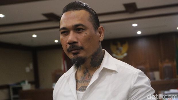 Jerinx Kembali Jalani Sidang Lanjutan Soal Kasus Pengancaman Terdakwa yang juga musisi I Gede Ari Astina atau Jerinx Superman is Dead (SID) menjalani sidang lanjutan kasus pengancaman di PN Jakpus.