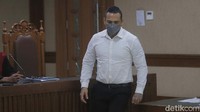 Dalam sidang ini, Jerinx didakwa melakukan pengancaman berisi kekerasan terhadap Adam Deni Gearaka. Jerinx melakukan itu menggunakan ponsel milik istrinya atas nama Nora Candra Dewi alias Nora Alexandra. Jerinx didakwa melanggar Pasal 29 juncto Pasal 45 B Undang-Undang Nomor 19 Tahun 2016 tentang Perubahan atas Undang-Undang Nomor 11 Tahun 2008 tentang Informasi dan Transaksi Elektronik (selanjutnya disebut UU ITE) serta Pasal 27 ayat (4) juncto Pasal 45 ayat (4) UU ITE.