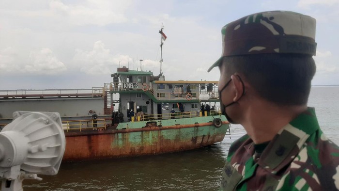 Kapal pengangkut pasir ilegal di Riau (Dok istimewa)