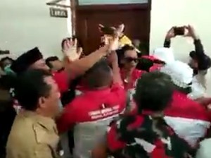 LSM Ricuh di DPRD Kota Probolinggo, Polisi Olah TKP