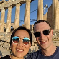 Pendiri Facebook Mark Zuckerberg dan Priscilla Chan membuat perjanjian pranikah yang cukup unik. Keduanya telah sepakat untuk melakukan kencan seminggu sekali dan Mark harus meluangkan waktunya untuk Priscilla selama 100 menit di luar kehidupan rumah dan kantor. Foto: Instagram @zuck