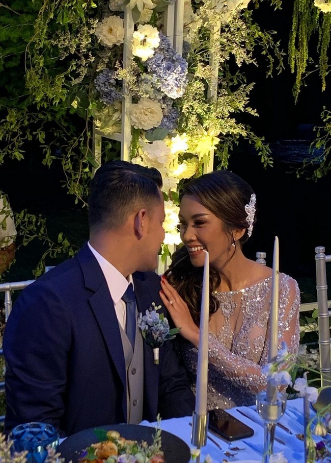 Tatapan mesra Melanie untuk Aldico semakin menunjukkan rasa cintanya kepada sang suami. Foto: Instagram