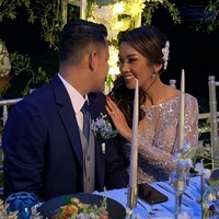 Tatapan mesra Melanie untuk Aldico semakin menunjukkan rasa cintanya kepada sang suami. Foto: Instagram