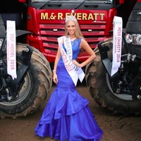 Milly Everatt dikenal sebagai model yang terjun ke ajang ratu kecantikan. Finalis Miss England itu pun jadi sorotan karena meninggalkan dunia hiburan untuk profesi yang tidak biasa bagi wanita. Foto: dok. Instagram