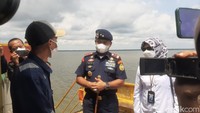 Dalam kesempatan itu, Direktur Jenderal Pengawasan Sumber Daya Kelautan dan Perikanan, Laksamana Muda TNI Adin Nurawaluddin mengatakan aktivitas di Pulau Rupat itu diduga ilegal. Bahkan Adin mengatakan praktik pengelolaan ruang laut dilakukan tidak sesuai ketentuan.