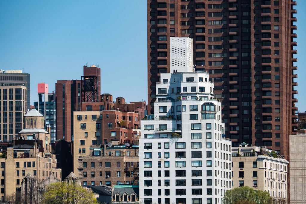 Penthouse (Photo by SamuelStone via Pixabay)