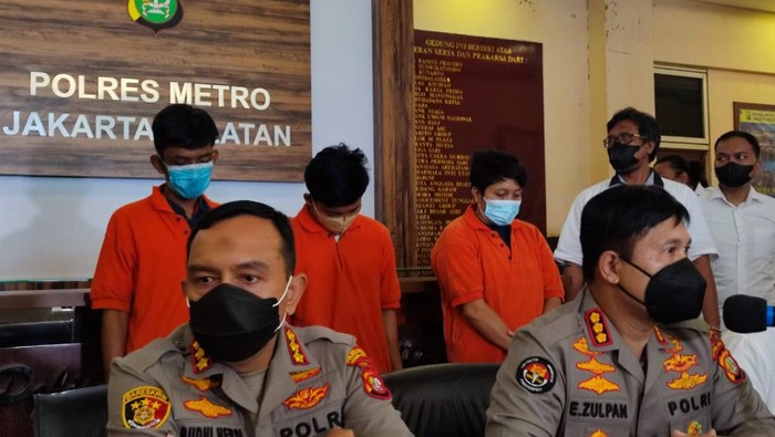 Polisi merilis kasus pembunuhan di TPU Kober, Jaksel