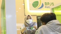 Dana JHT merupakan iuran yang dibayarkan dari gaji per bulan pekerja dan dari perusahaan. 