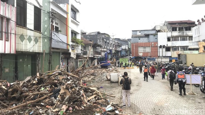 Relokasi pedagang di tujuh ruas Jalan di Kota Sukabumi dilakukan secara bertahap
