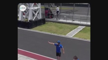 Mengatakan sampai jumpa lagi pada tempat yang mengagumkan ini, sebut Alex Rins. Foto: Instagram