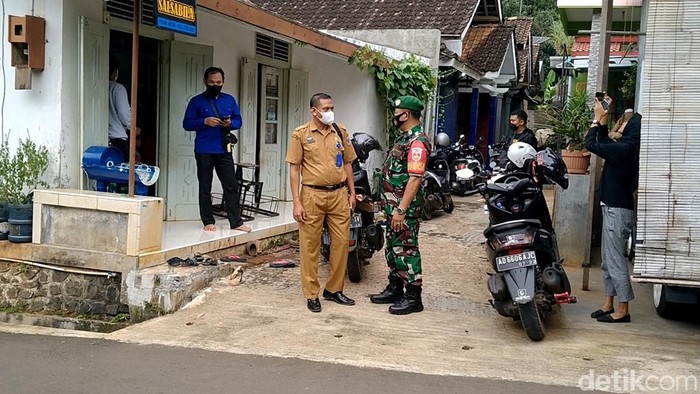 Rumah M, yang digeledah Densus di Batang