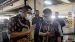 Sambangi Pedagang Tanah Abang, Anak H Lulung Ini Mau Ngapain?