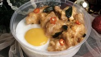 Satu lagi rice bowl favorit banyak orang, Sec Bowl yang terkenal dengan menu Salted Egg Chicken-nya ini. Pilihan menunya ada salted egg chicken original, spicy, kungpao chicken, blackpepper chicken, spicy thai basil chicken, sambalado chicken, hingga ikan balado suwir. Harganya mulai dari Rp 40 ribuan. Foto: secbowl