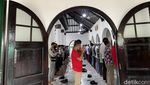 Suasana Salat Berjamaah di Masjid Saat Jakarta PPKM Level 3