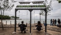Popularitas Tanjung Lesung yang ada di Pandeglang, Banten tengah naik daun. (ANTARA FOTO/Muhammad Bagus Khoirunas)