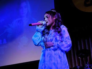 Asmara Novia Kolopaking Dinyanyikan Ulang Viola, Gandeng Dwiki Dharmawan
