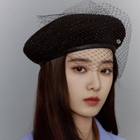 Xu Yiyang mulai dikenal publik pada 2016 saat diumumkan sebagai anggota grup trainee SMROOKIES. Paras cantiknya sontak menjadi perbincangan, dia disandingkan dengan Krystal f(x) dan Tzuyu TWICE. Foto: dok. Instagram @lt_xuyiyang