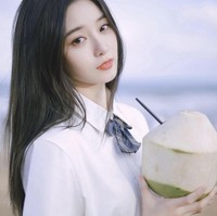 Xu Yiyang kembali digosipkan pacaran dengan Tao eks EXO. Rumor tersebut telah dibantah Tao pada 2020. Namun, mantan personel EXO itu diduga memakai fotonya dan Yiyang sebagai foto profil WeChat. Foto: dok. Instagram @lt_xuyiyang