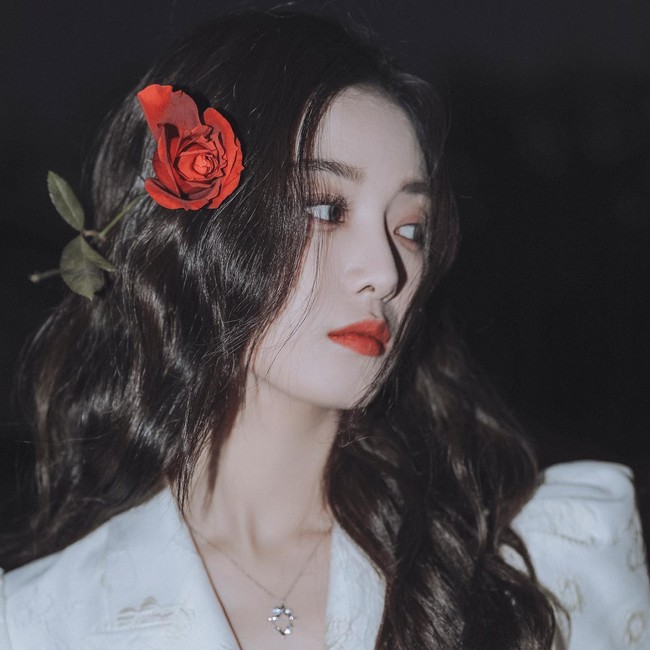 Pada Sabtu (12/2/2022), Tao kembali menegaskan bahwa dia dan artisnya tidak berpacaran. Setelah hengkang dari SM Entertainment, Xu Yiyang memang bergabung dalam agensi yang didirikan Tao, LTao Entertainment dan kembali ke Cina. Foto: (Dok. Instagram @lt_xuyiyang)