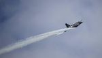 Aksi Akrobatik Pesawat di Singapore Airshow