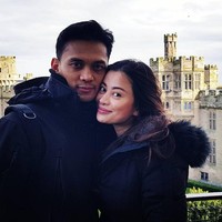 Anggia Yulia Angely atau yang lebih dikenal sebagai Angie Virgin dipersuntung oleh seorang polisi Inggris. Setelah menikah, ia pun menetap di sana. Di London, wanita 37 tahun tersebut disibukkan dengan mengurus dua anaknya.Foto: Instagram