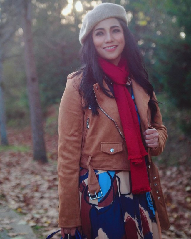 Sedangkan Siti Rahmawati atau yang dikenal sebagai Siti KDI kini tinggal di Turki. 11 tahun lalu ia pindah ke sana setelah dipersunting Cem Junet Peerk. Wanita yang punya satu anak itu mengaku menikmati waktunya menjadi ibu rumah tangga yang sering ke mal. Foto: Instagram