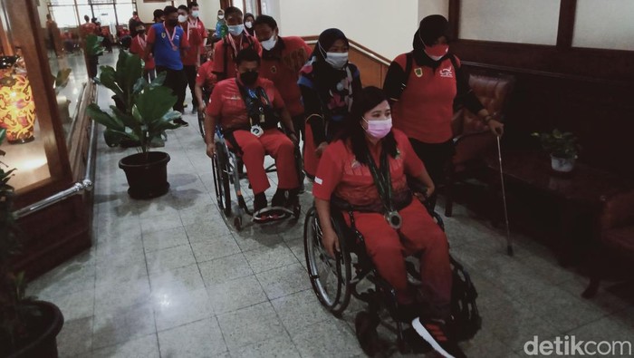 Atlet paralympic dan NPC Klaten mendatangi Pemkab Klaten, Selasa (15/2/2022).