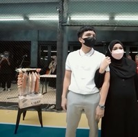 Tak menduga akan mendapatkan kejutan ketika sampai di kantornya, Aurel dan Atta pun tampak kaget. Mereka tidak menyangka jika ada kejutan lain untuk baby A yang sudah menanti. Foto: YouTube/AH