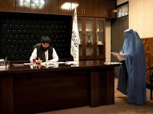 Sniper Taliban Jadi Wali Kota, Presiden Ukraina Umumkan Hari Persatuan