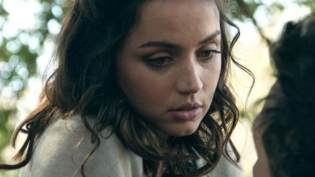 Diperankan oleh Ben Affleck dan Ana de Armas, Deep Water menyajikan cerita thriller erotis soal pasangan suami istri yang tidak saling mencintai.