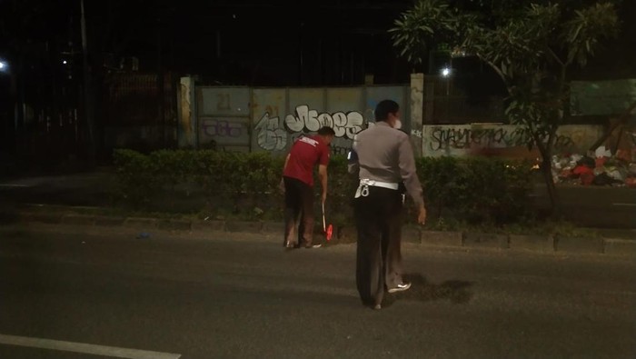 Dua orang menjadi korban tabrak lari di Cipondoh, Kota Tangerang, Banten. Kedua korban terdiri dari satu pejalan kaki dan seorang pengendara motor. (dok Polres Tangerang Kota)