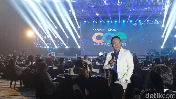 Gubernur Jabar Ridwan Kamil