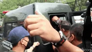 Cerita Keluarga Korban Hendak Serang Herry Wirawan
