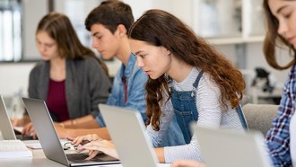 Vina Muliana Ungkap 3 Hal Penting agar Gen Z Tak Bingung Menentukan Masa Depan